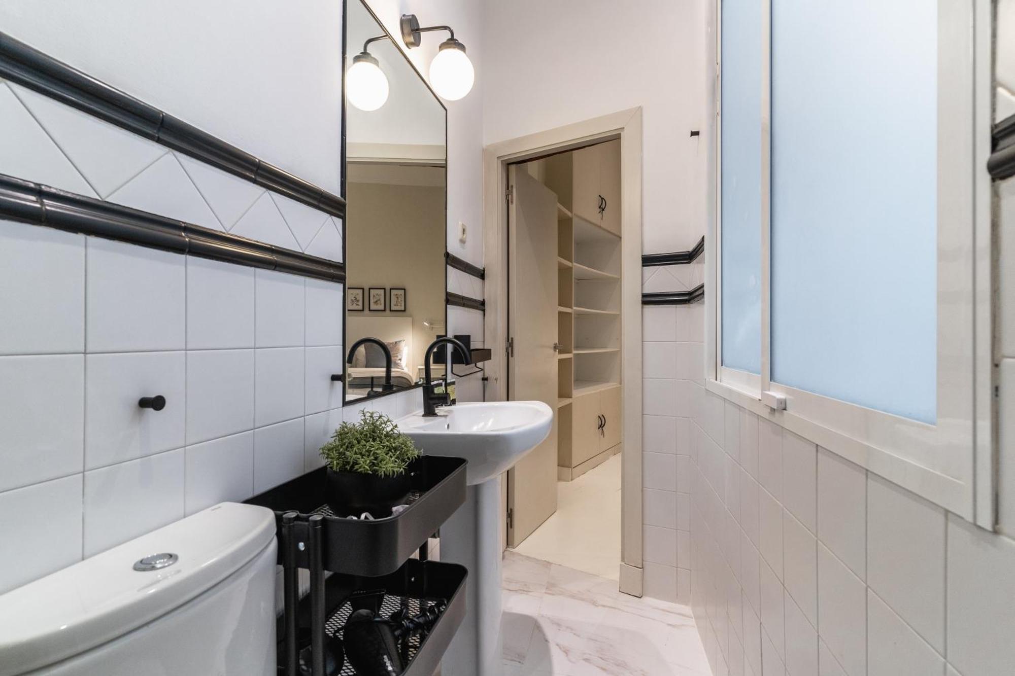 Spacious Modern-3bedrooms 2bathrooms-plaza Mayor Appartement *