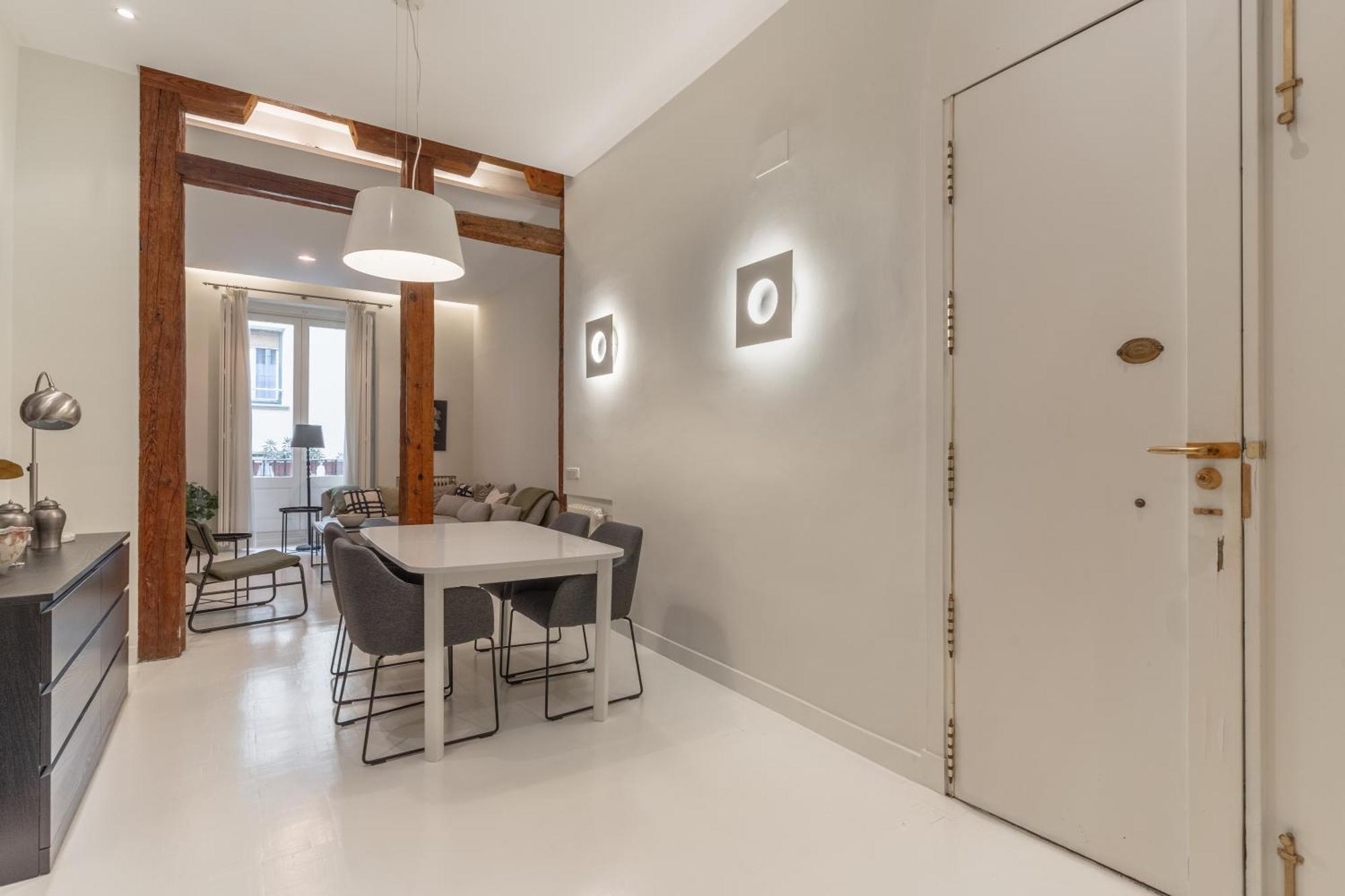 Spacious Modern-3bedrooms 2bathrooms-plaza Mayor Appartement *